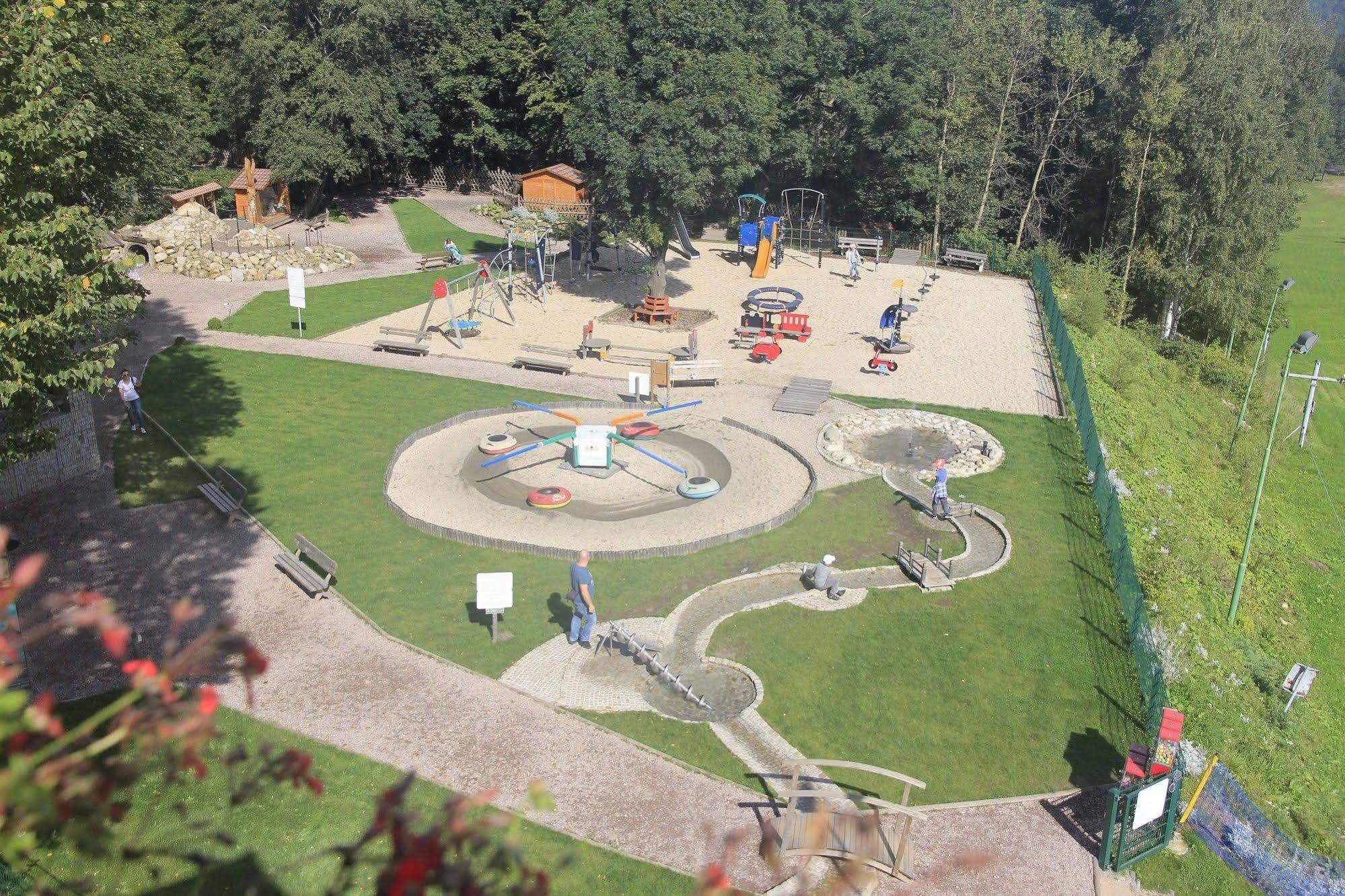 Przystanek Bavaria - Sauny, Parking Oraz Wstep Do Parku Bajek W Cenie! Karpacz Exterior foto